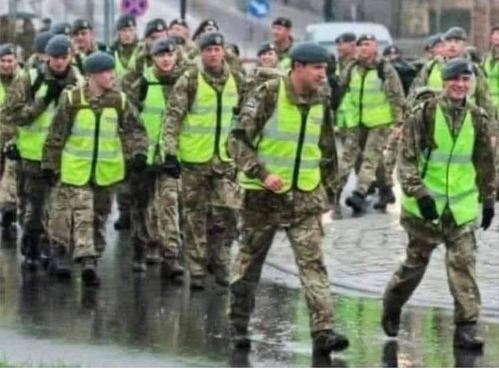 To be seen or not to be seen, that is the question
