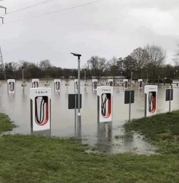 ...and you thought smoking at the pump was risky stuff 😂