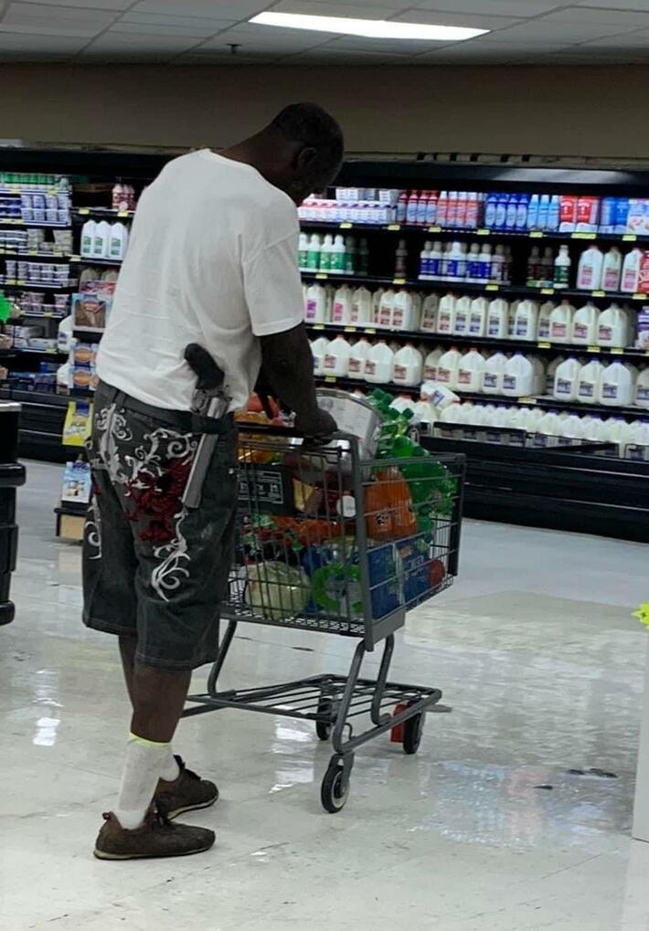 Why am I in ALDI’s and buddy got that Elmer Fudd on him? 😂😂☠️