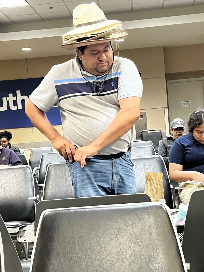 I don’t know where this guy is flying to, but damn it, I’m going with!